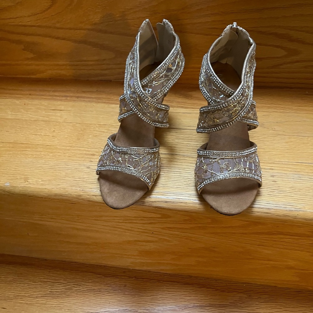 Gold dancing shoes with fashion jewelry rhinestones